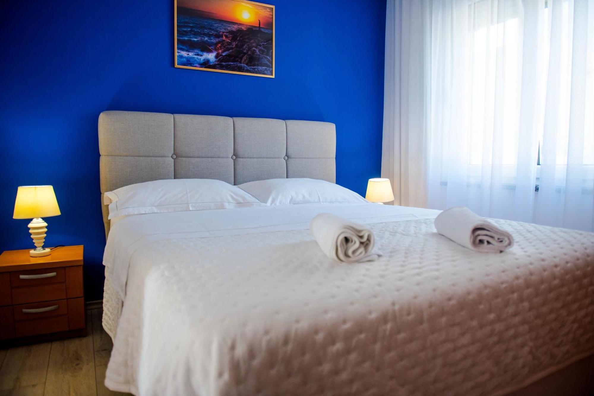 Apartments Martinovic Зострог Екстер'єр фото