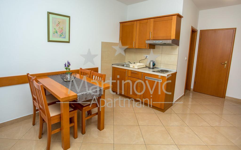 Apartments Martinovic Зострог Екстер'єр фото