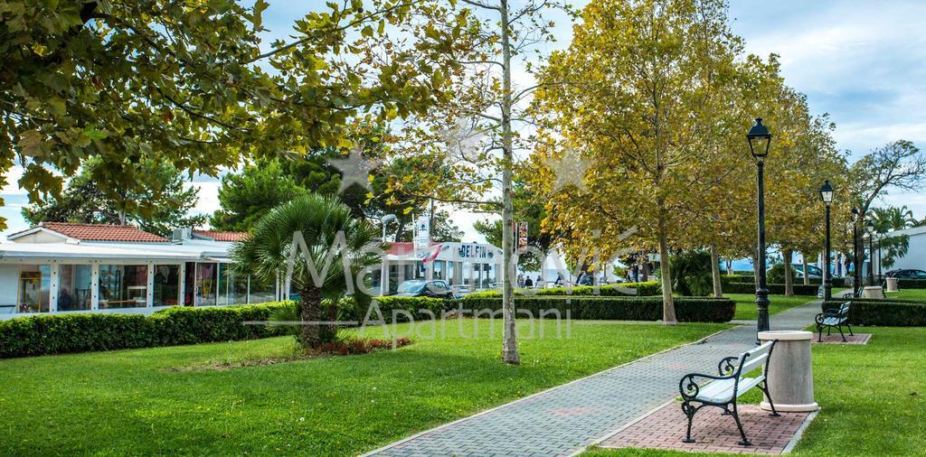 Apartments Martinovic Зострог Екстер'єр фото
